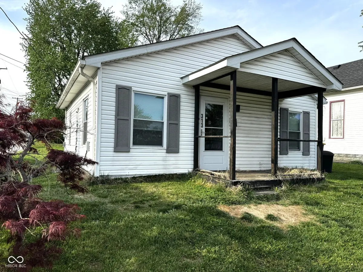 313 E 5th Street, Seymour, IN 47274 - #1