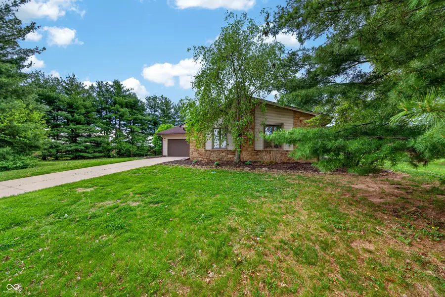 1165 Cottonwood Drive, Columbus, IN 47203 - #3