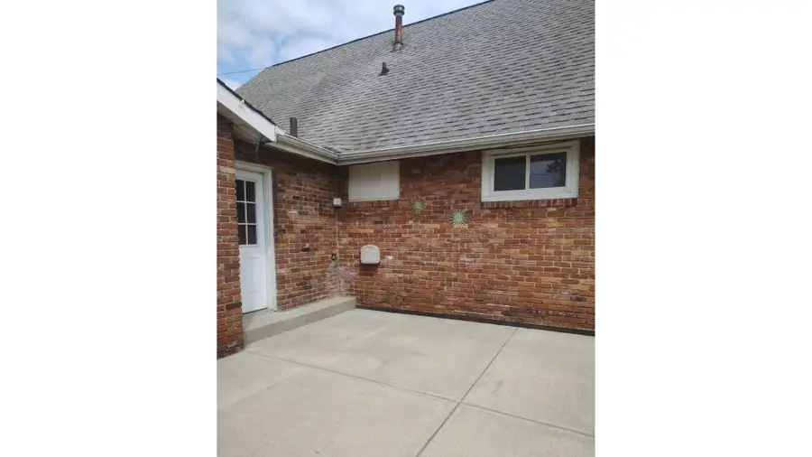 300 S Brooks Street, Columbus, IN 47201 - #3