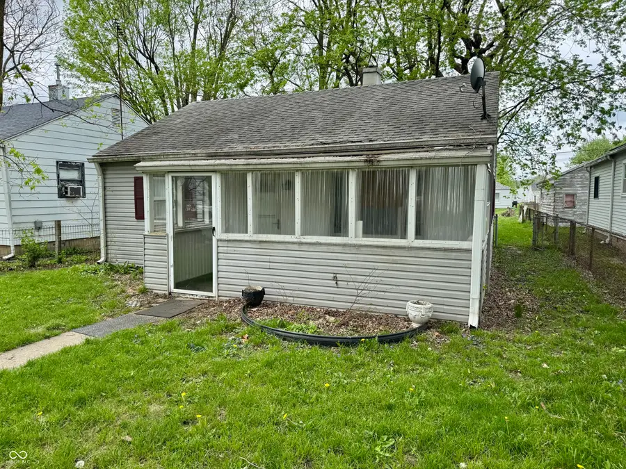 2101 S Pershing Drive, Muncie, IN 47302 - #2