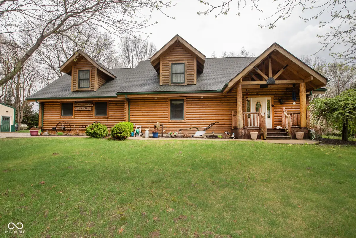 8647 N 1450 E, Royal Center, IN 46978 - #1