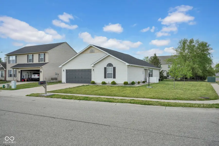 2330 Lakecrest Drive, Columbus, IN 47201 - #3