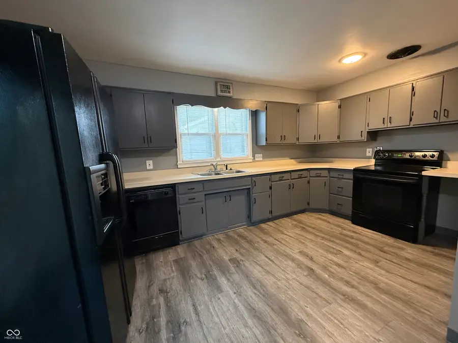 207 E Pine Street, New Market, IN 47965 - #2