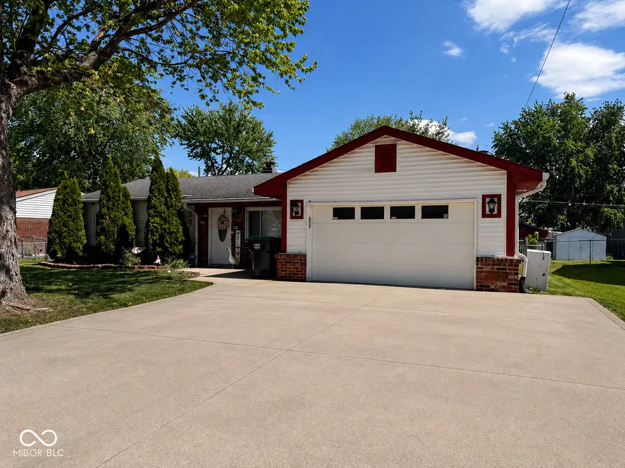 829 Delbrook Drive, Whiteland, IN 46184 - #2