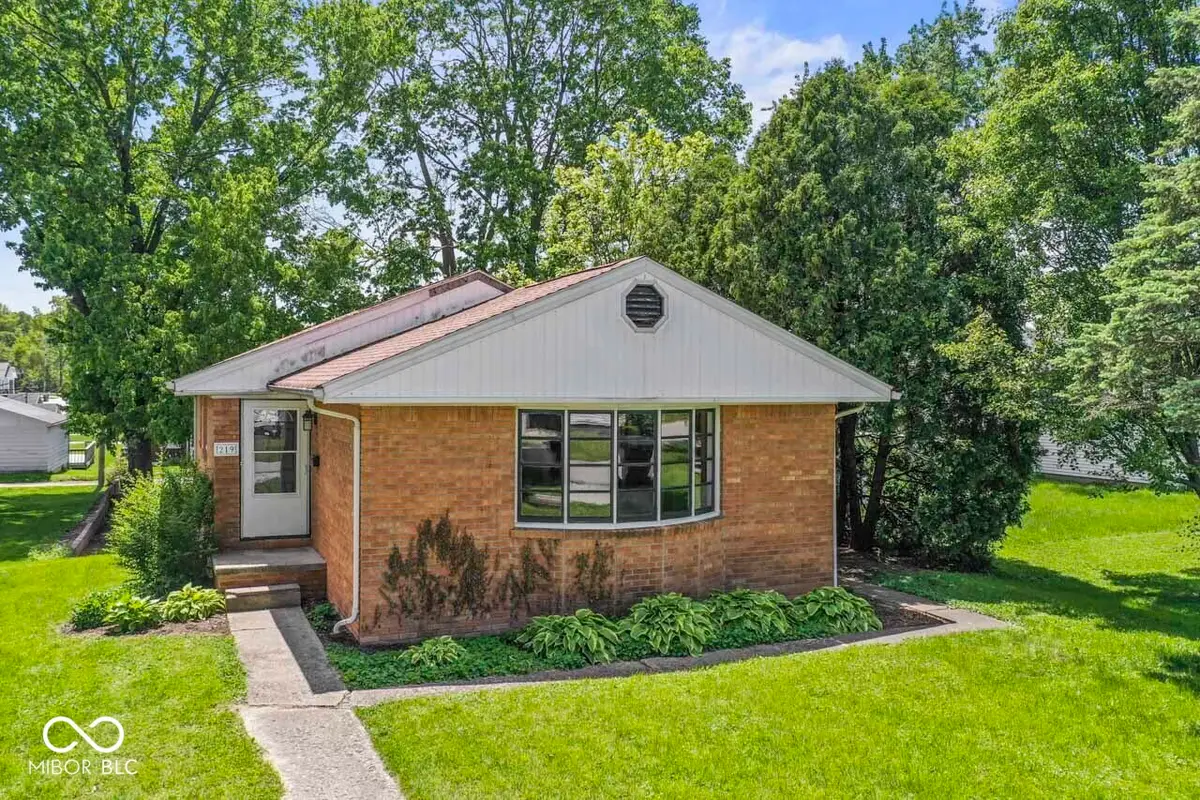 219 W Taylor Street, Pendleton, IN 46064 - #1