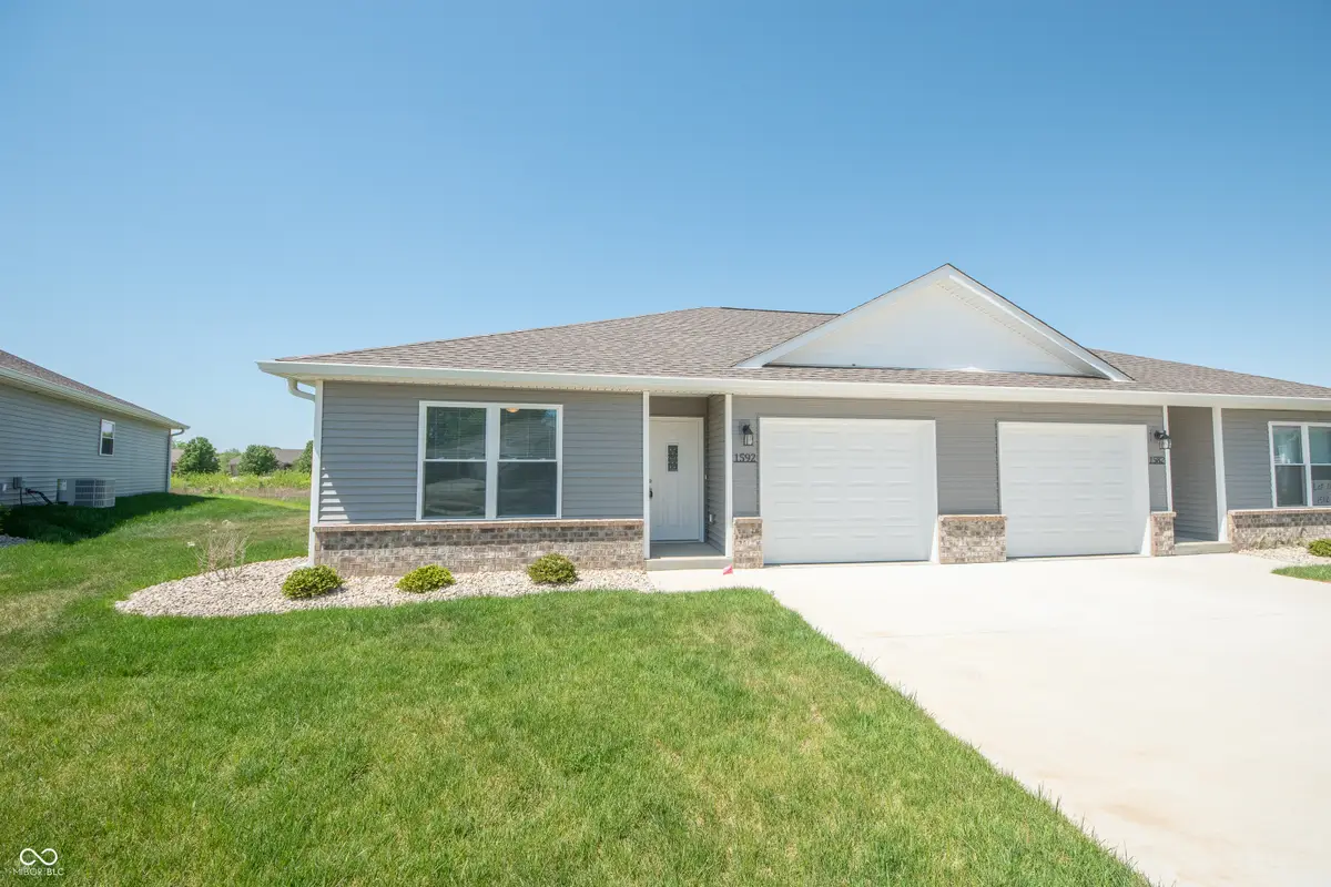 1592 W Paula Drive, Columbus, IN 47201 - #1