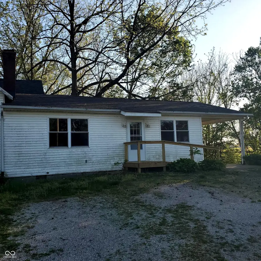 424 E Commerce Street, Brownstown, IN 47220 - #2