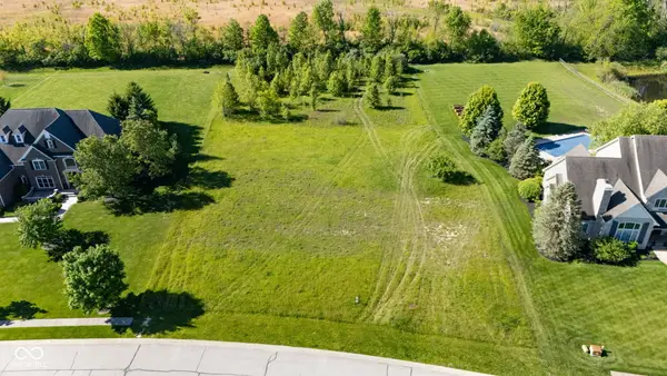 9335 Pleasant View Lane, Zionsville, IN 46077