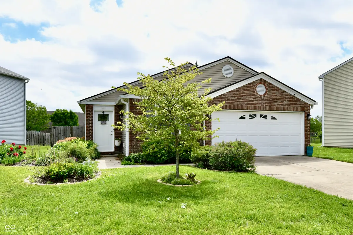 1621 Blue Grass Parkway, Greenwood, IN 46143 - #1