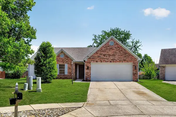 5401 Chestnut Woods Drive, Indianapolis, IN 46224