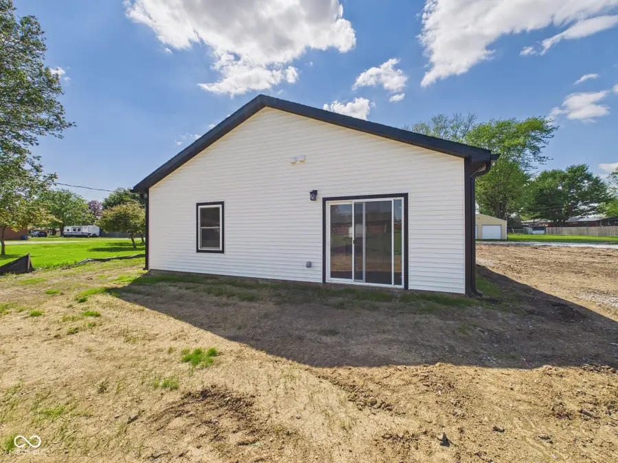 208 S Woodworth Avenue, Frankton, IN 46044 - #2