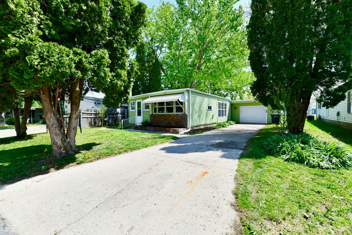 909 Independence Drive E, Elwood, IN 46036 - #1