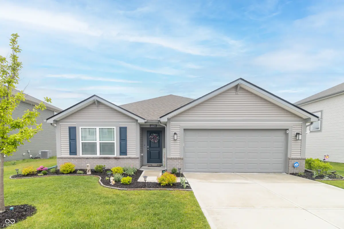 1229 Fleming Drive, Greenfield, IN 46140 - #1