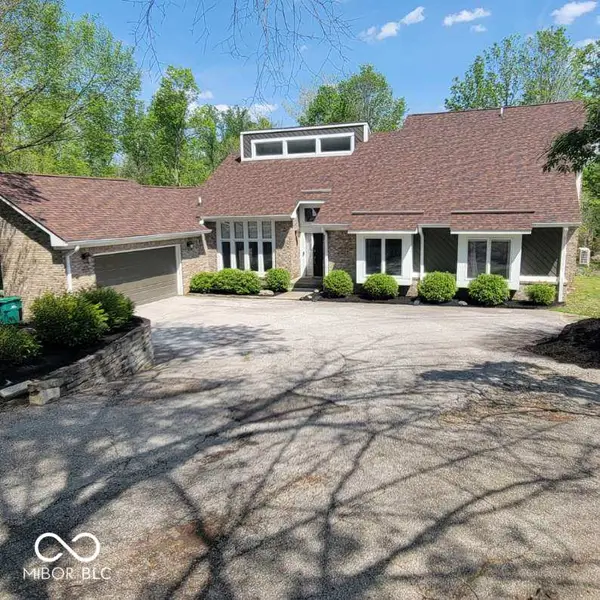 8631 Bay Colony Drive, Indianapolis, IN 46234