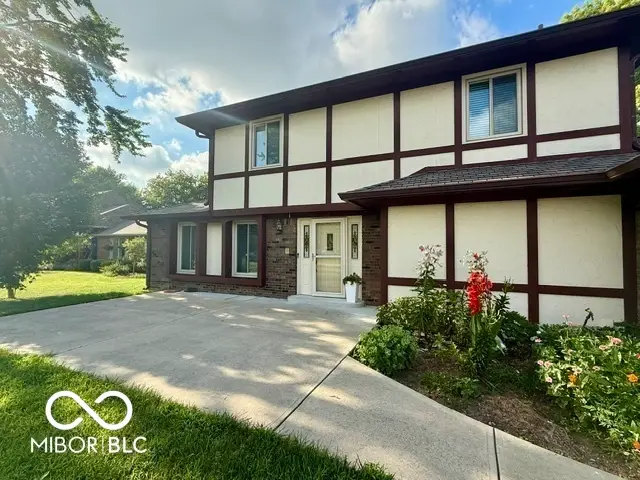 888 Briarwood Drive, Greenwood, IN 46142 - #2