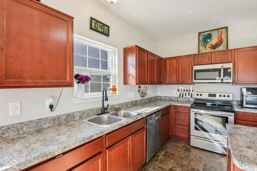 1749 N Creekwater Pass, Greenfield, IN 46140 - #3