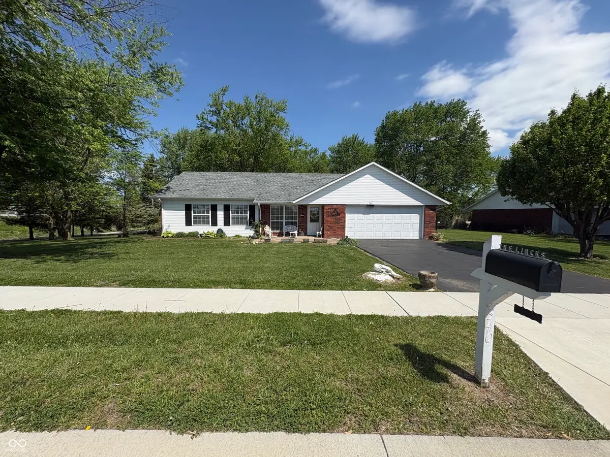 340 Briar Hill Drive, Whiteland, IN 46184 - #1