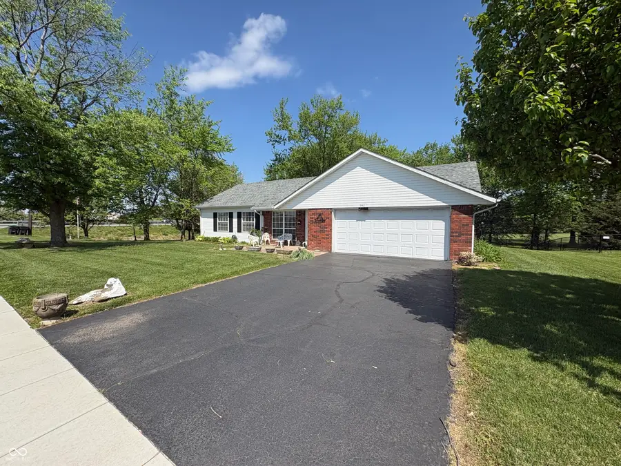 340 Briar Hill Drive, Whiteland, IN 46184 - #3