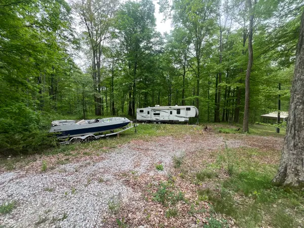 10496 Deer Run Road, Poland, IN 47868