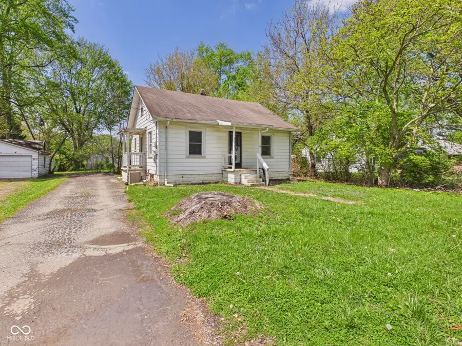 915 Woodlawn Drive, Anderson, IN 46012 - #2