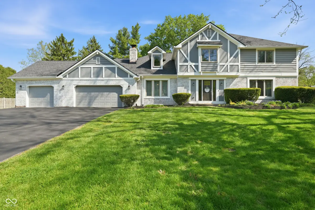 700 Round Court, Zionsville, IN 46077 - #1