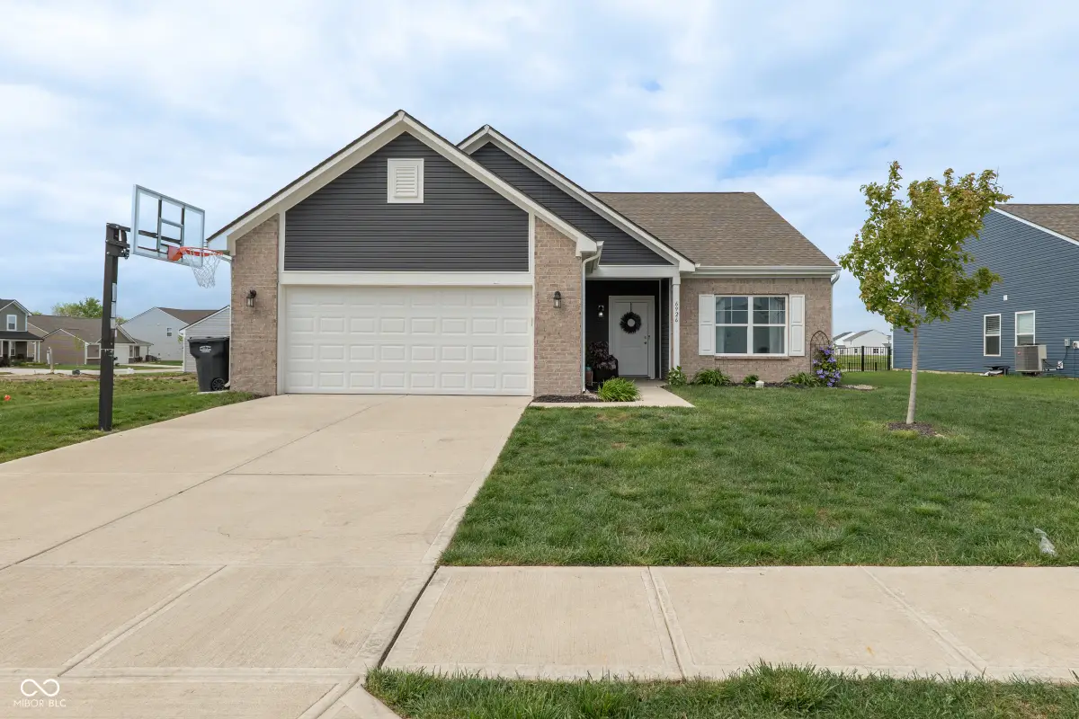 6926 Honeysuckle Way, Pendleton, IN 46064 - #1