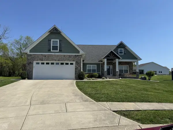 35 Downing Drive, Trafalgar, IN 46181