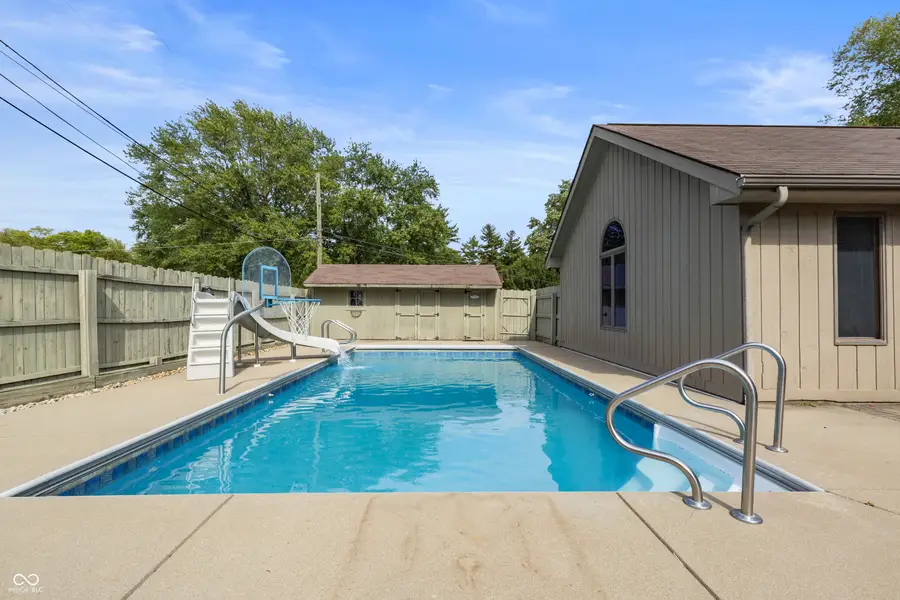 804 W 8th Street, Seymour, IN 47274 - #3