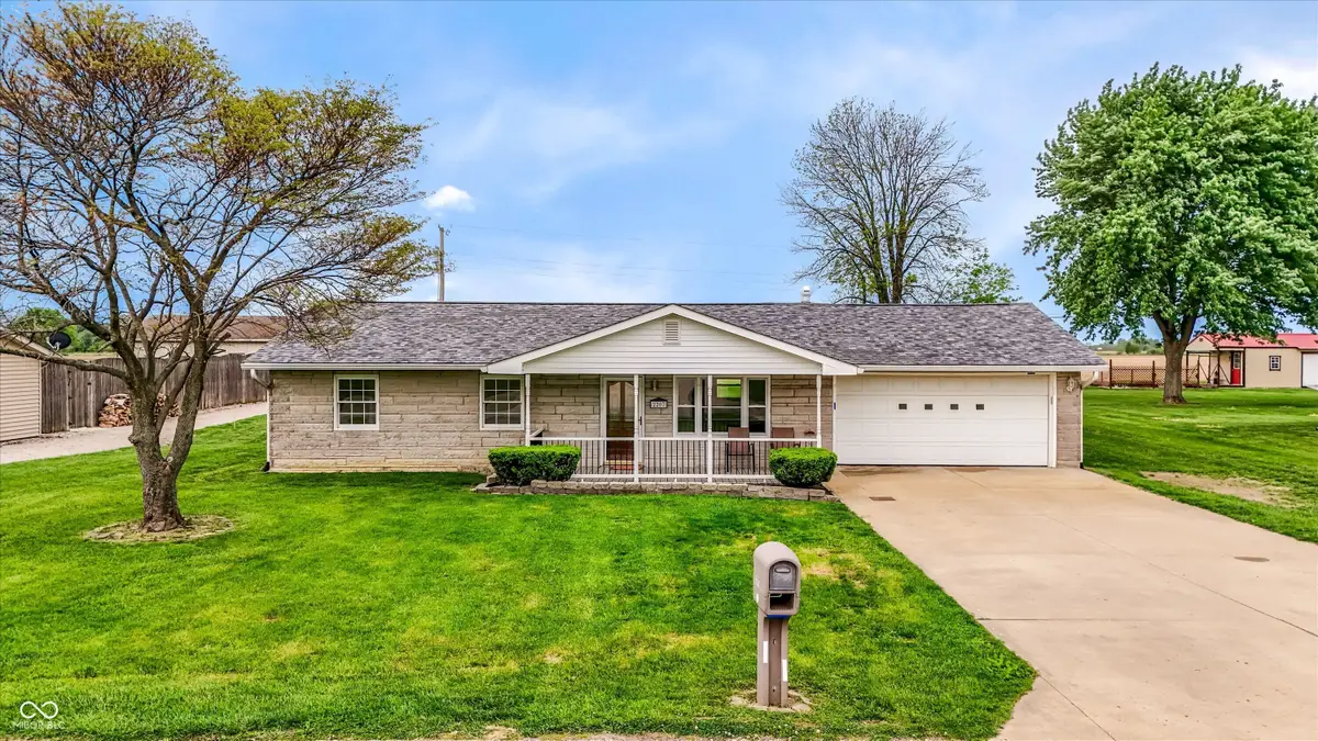 2207 S Fairview Drive, Shelbyville, IN 46176 - #1