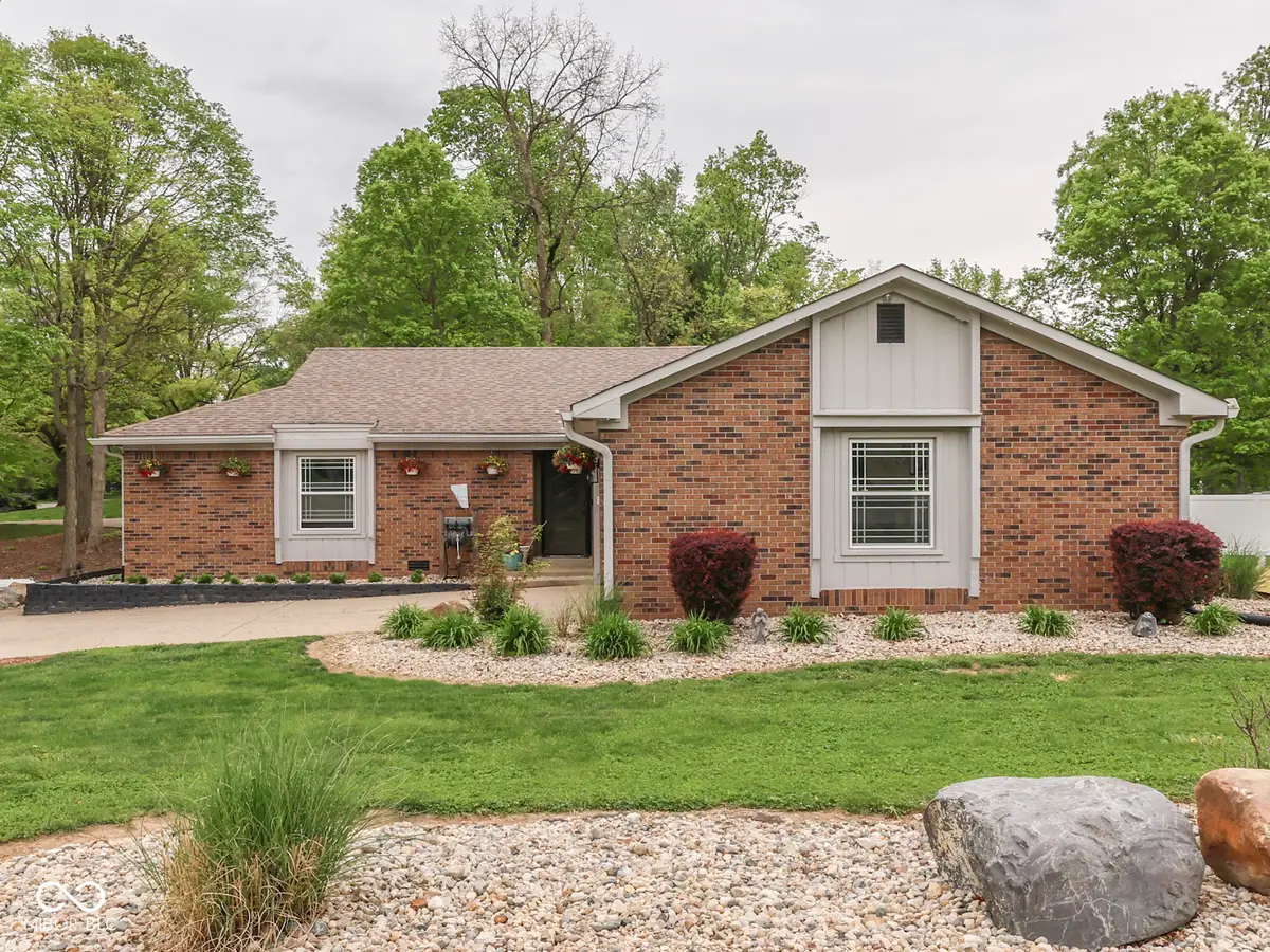 504 Oak Boulevard South Drive, Greenfield, IN 46140 - #1