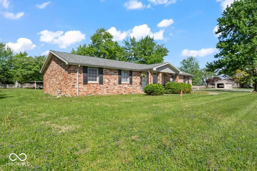 9967 N County Road 800 W, Daleville, IN 47334 - #2