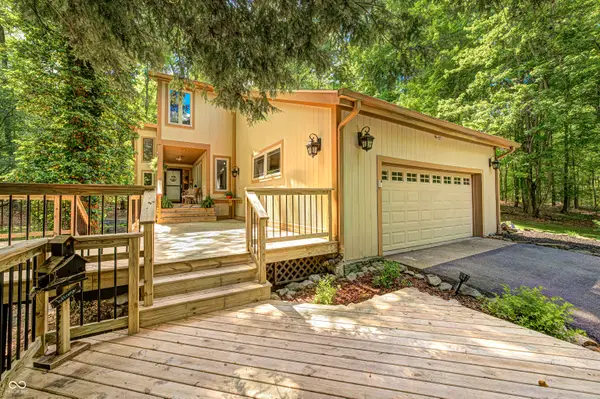 3898 N Foxcliff Drive W, Martinsville, IN 46151