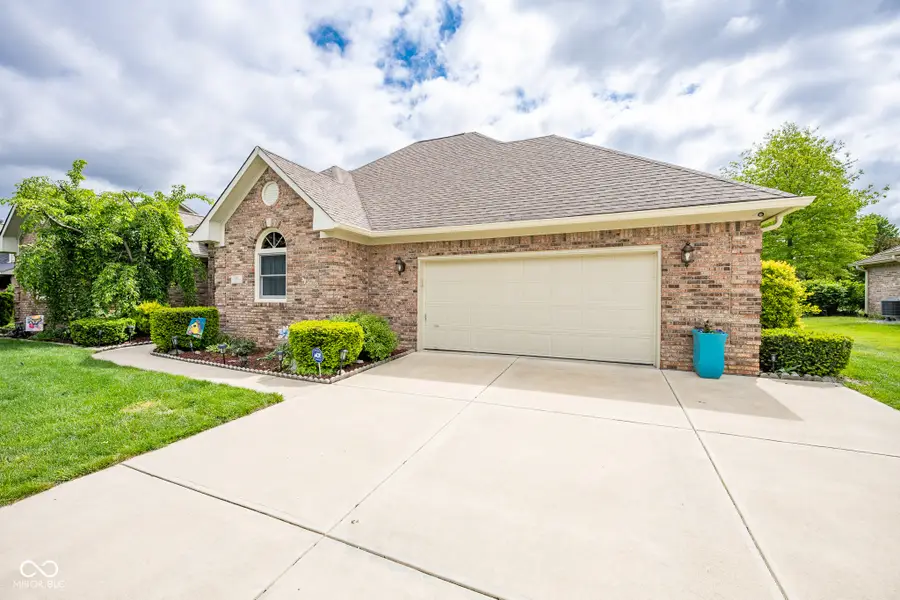 231 Meadowview Lane, Greenwood, IN 46142 - #3