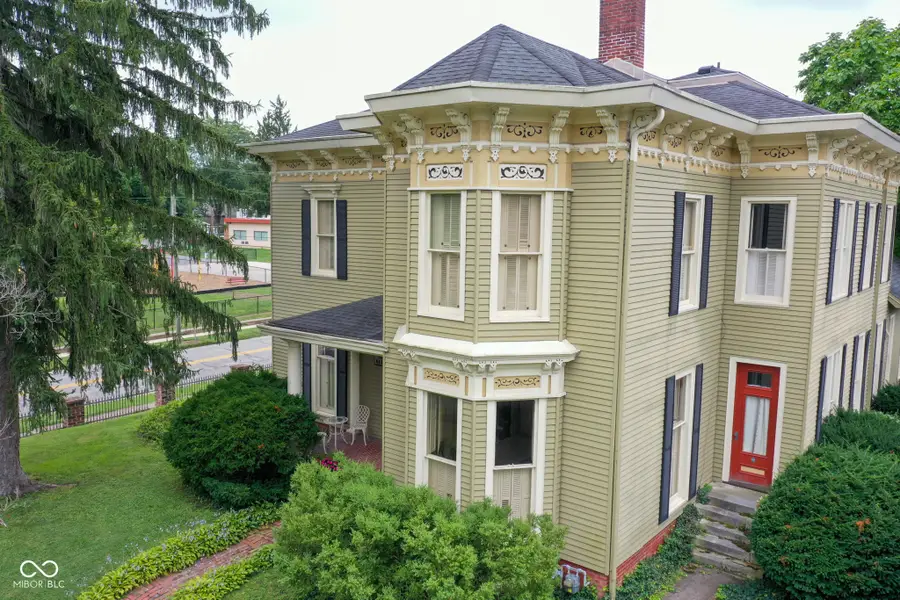 415 E Wabash Avenue, Crawfordsville, IN 47933 - #2