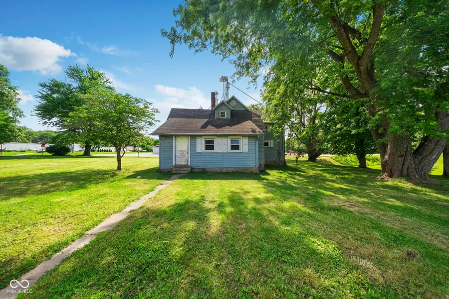 202 N Vine Street, Waynetown, IN 47990 - #3