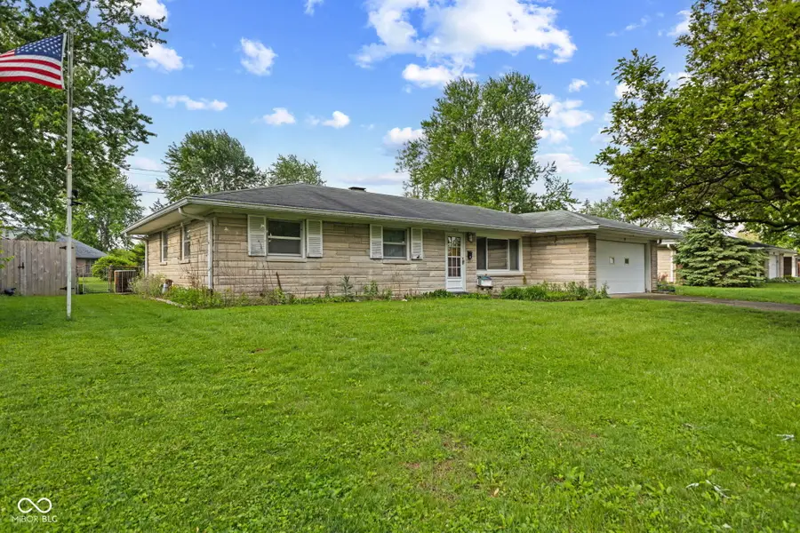 1015 E Logan Street, Brownsburg, IN 46112 - #2