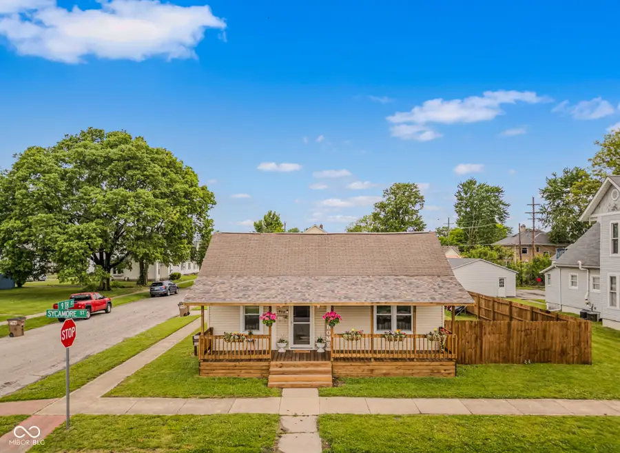 906 Sycamore Street, Columbus, IN 47201 - #2