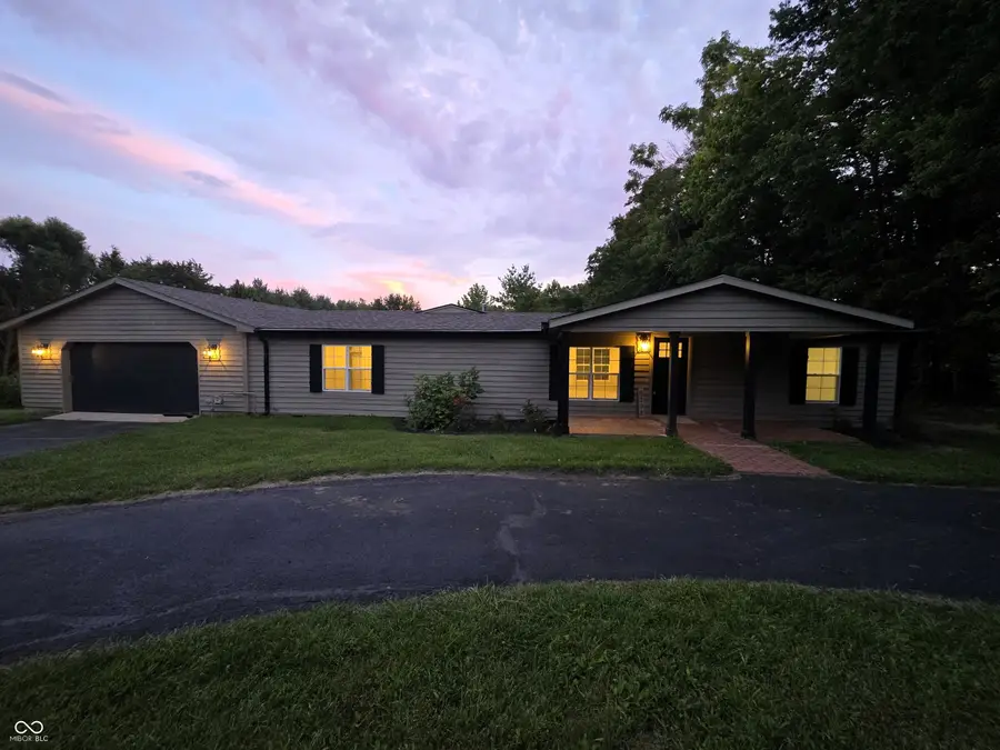 6298 S 200 W, Trafalgar, IN 46181 - #2