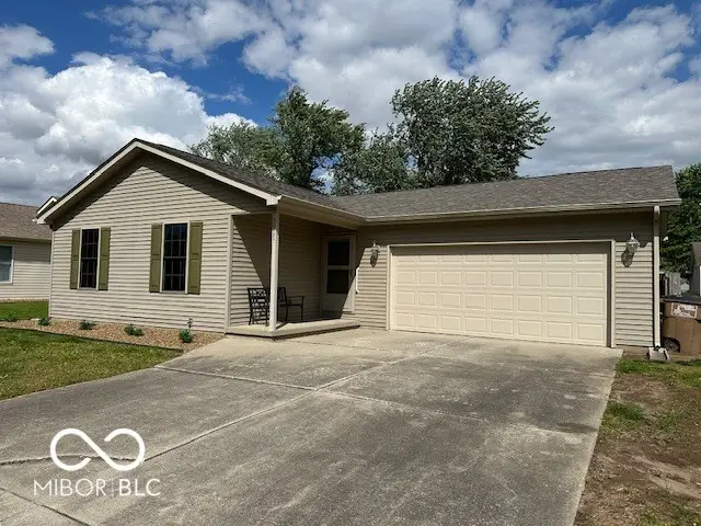 3911 Villa Drive, Columbus, IN 47203 - #2