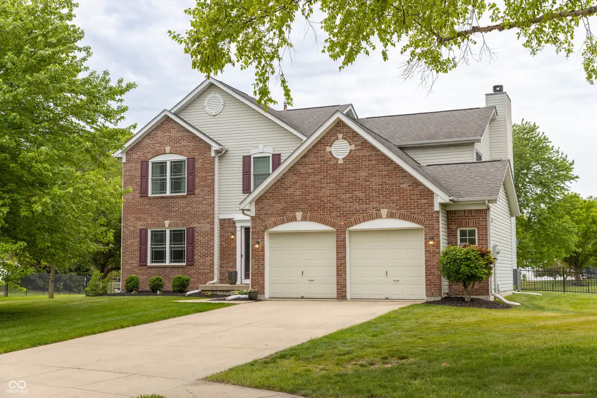594 Homestead Lane, Greenwood, IN 46142 - #1