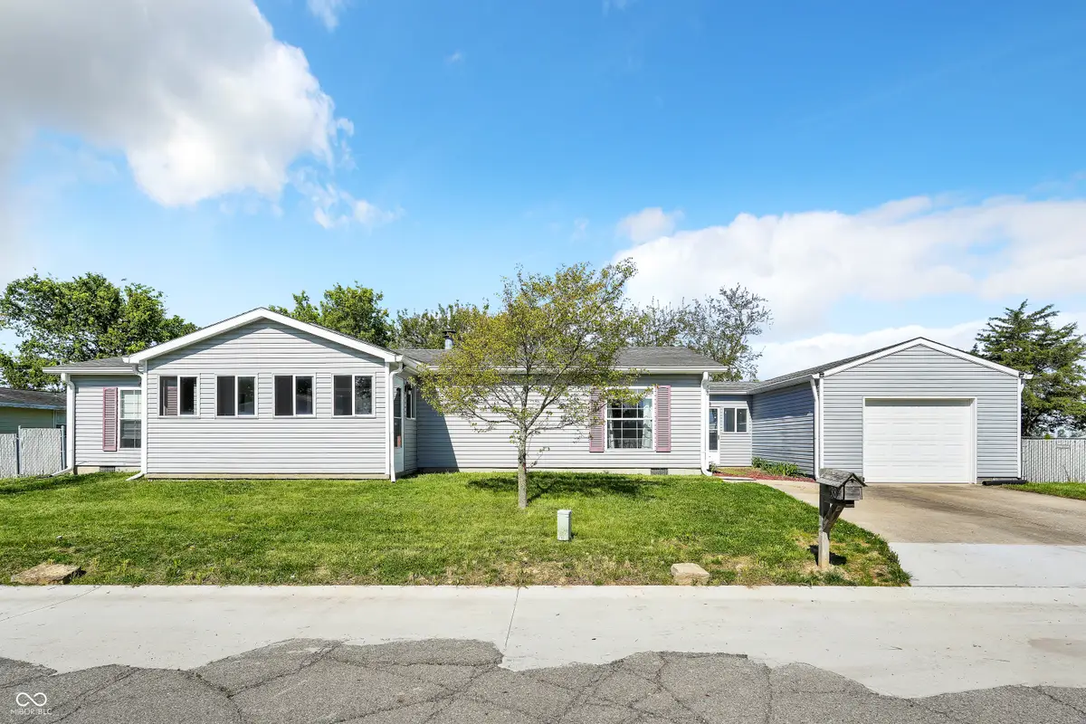 38 Fountain Lake Drive, Greenfield, IN 46140 - #1