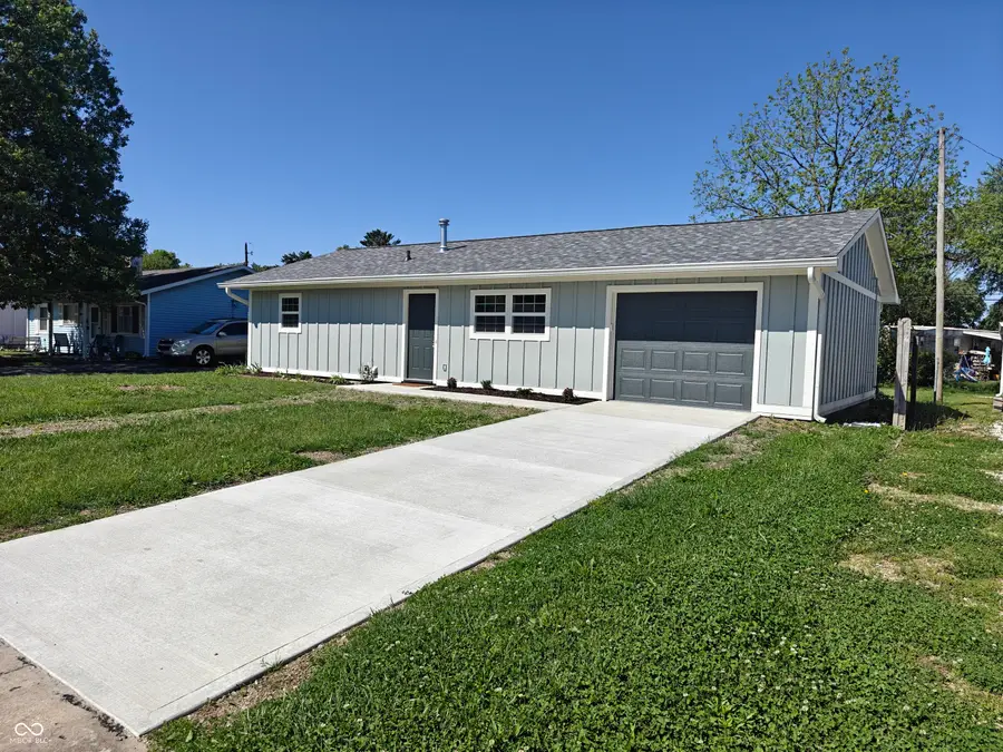 407 Eberhart Drive, Shelbyville, IN 46176 - #2