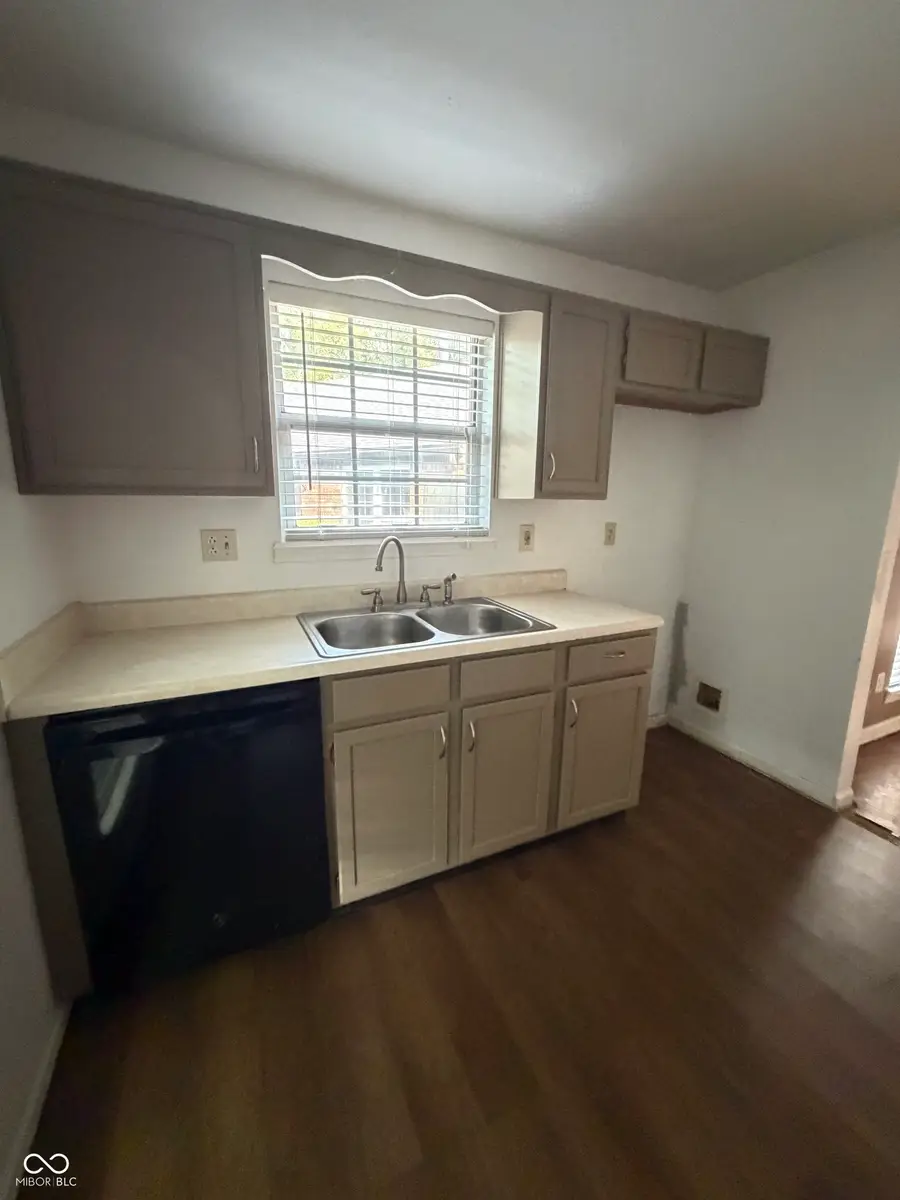 6835 Colony Pointe S Drive, Indianapolis, IN 46250 - #2