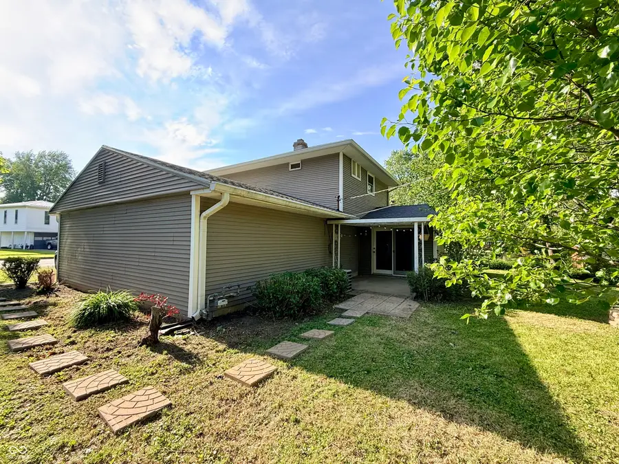 1512 Woodside Drive, Crawfordsville, IN 47933 - #2