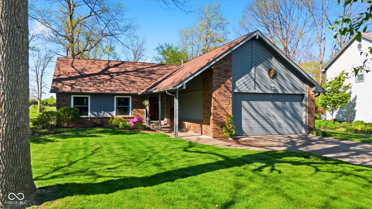 6642 W Sweet Creek Drive, New Palestine, IN 46163 - #1