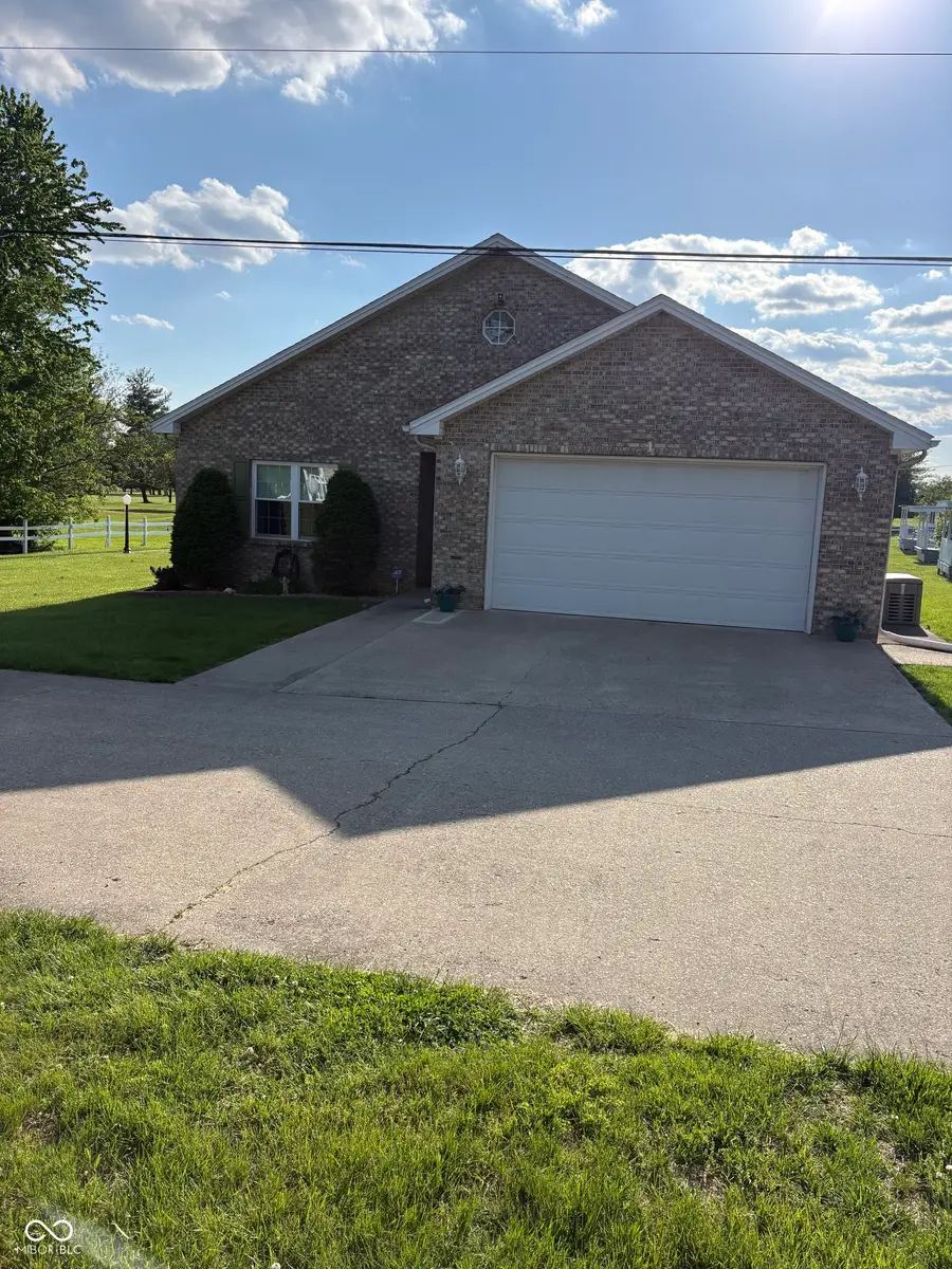 5584 Sandy Creek Drive N, Seymour, IN 47274 - #2