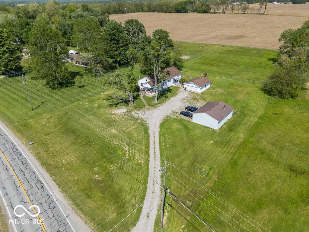 10557 N Us Highway 31, Seymour, IN 47274 - #1