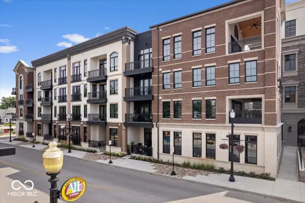 41 N Rangeline Road #UNIT 3, Carmel, IN 46032