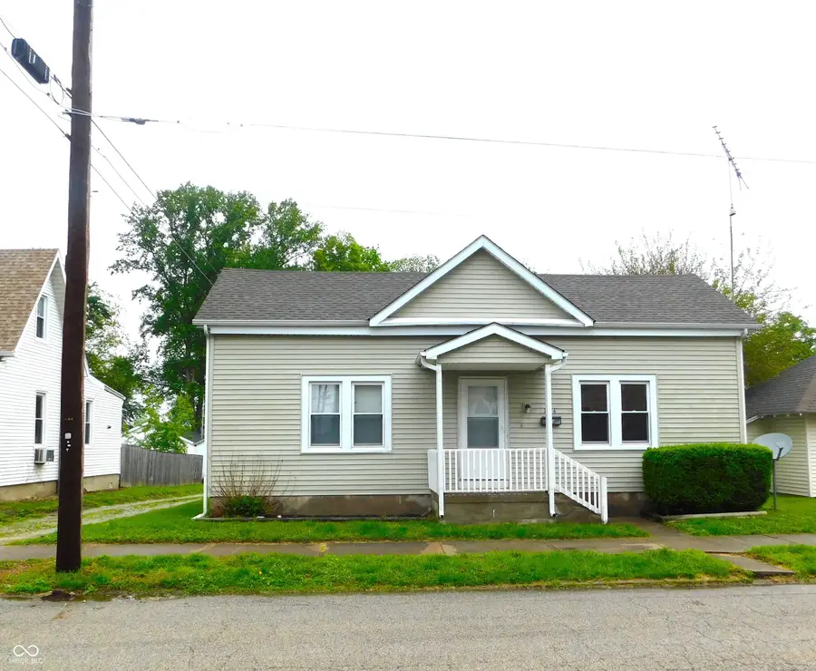 114 W Hendricks Street, Greensburg, IN 47240 - #2