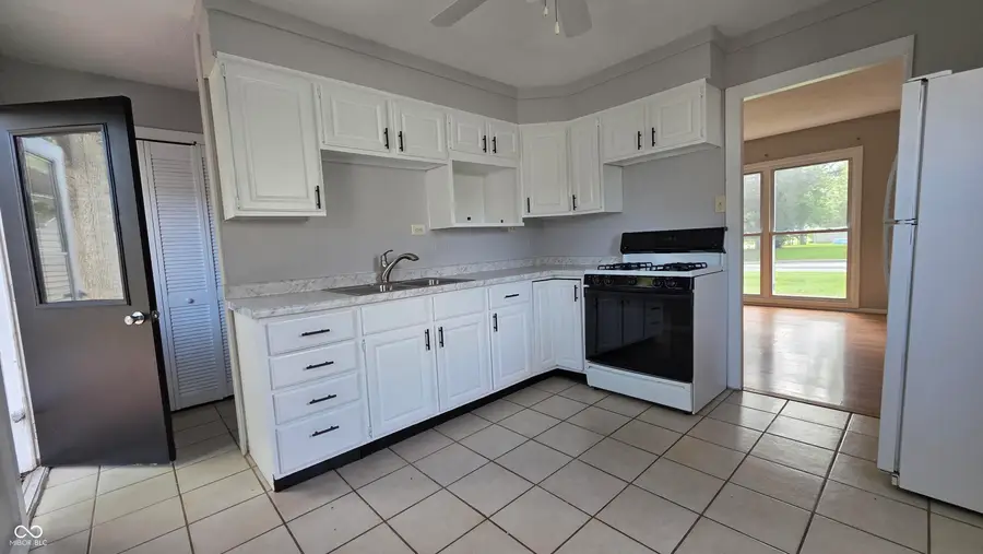 230 Wickersham Drive W, Kokomo, IN 46901 - #3